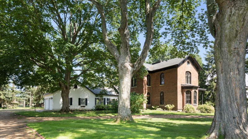 Historic home on 5 acre horse farm