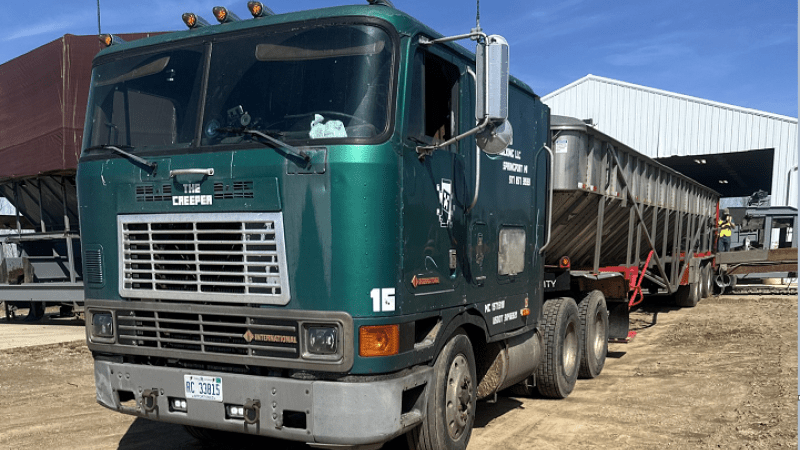 Unloading potatoes