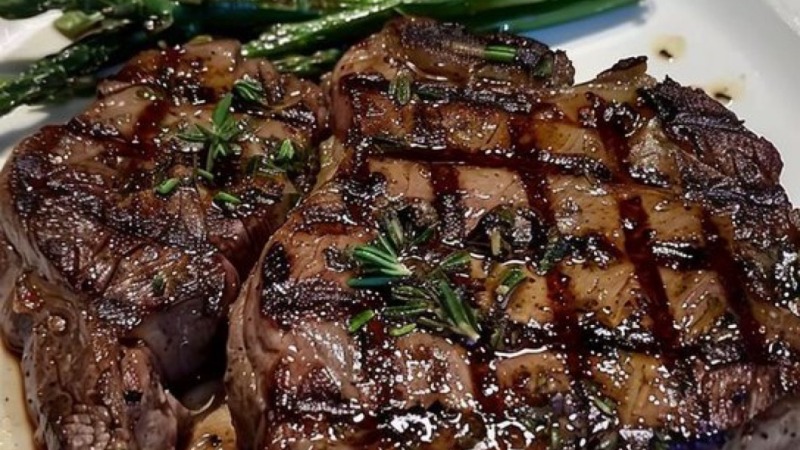 Diamond Sweetness Creation (Grilled Steak with asparagus)