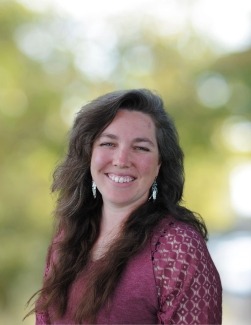 amber hokse headshot